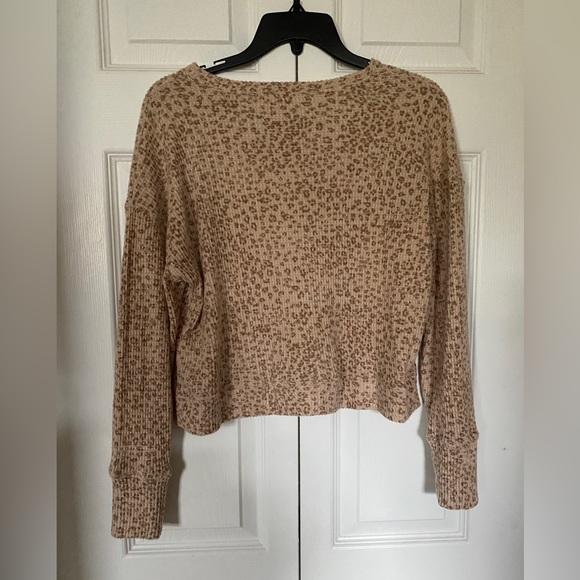 Hippie Rose Cheetah Print Pajama Set w/ pockets, drawstrings, and elastic cuffs - Picture 5 of 7